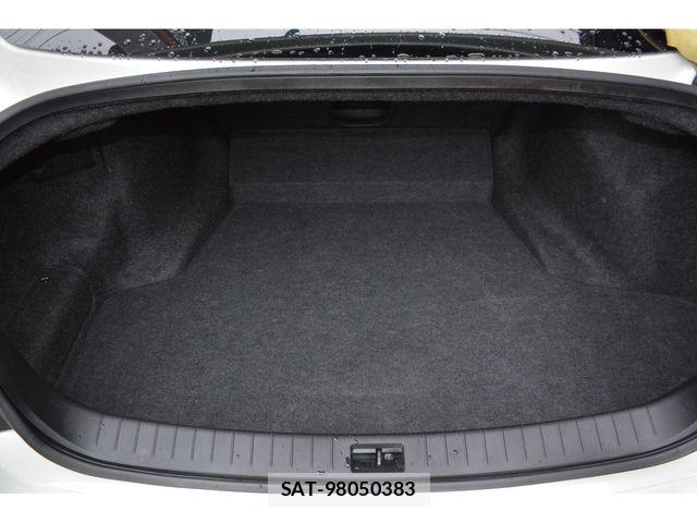 Nissan SKYLINE 2017-11 6018795-18
