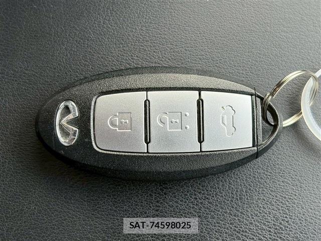 Nissan SKYLINE 2015-07 6018798-29