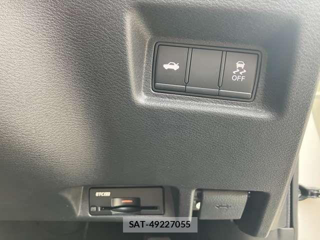Nissan SKYLINE 2020-02 6018776-13