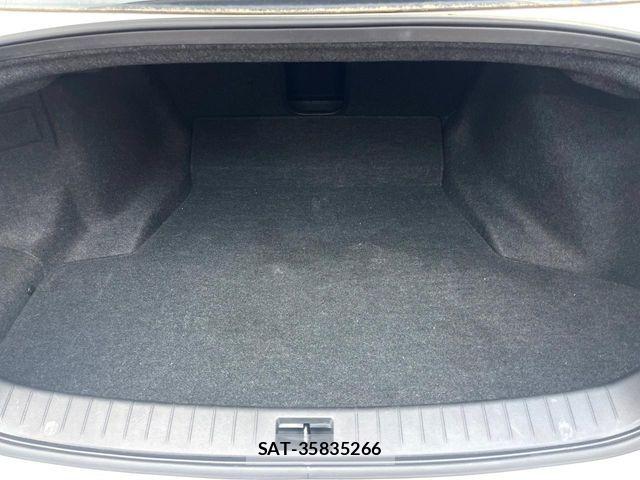Nissan SKYLINE 2014-06 6817301-9