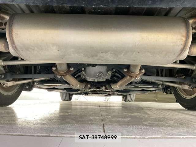 Nissan SKYLINE 2017-06 7021607-9