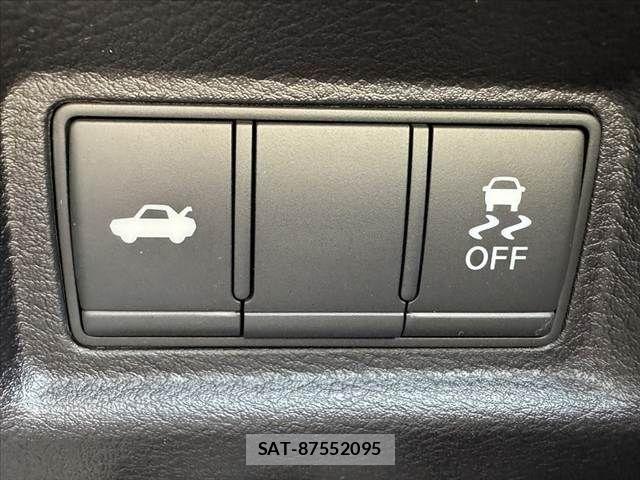 Nissan SKYLINE 2022-03 7330125-27