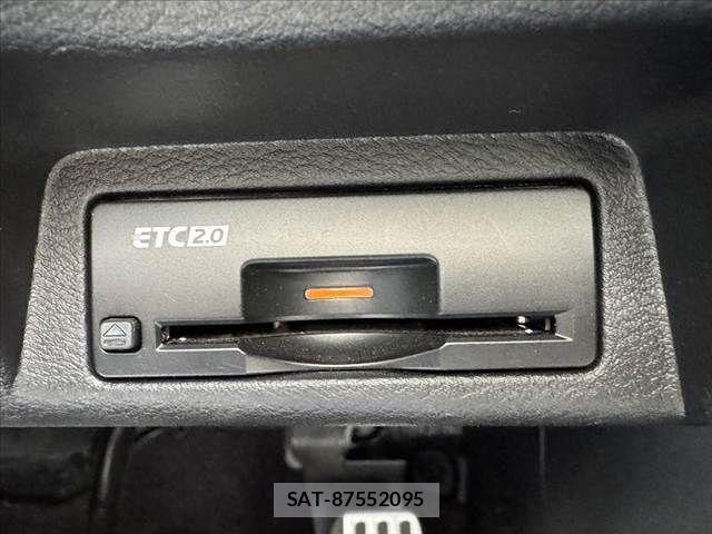 Nissan SKYLINE 2022-03 7330125-28