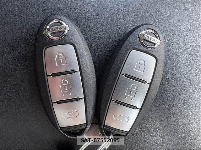 Nissan SKYLINE 2022-03 7330125-29