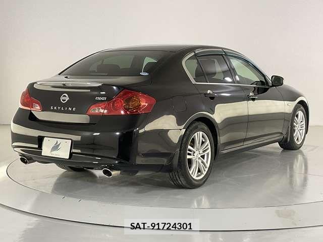 Nissan SKYLINE 2013-04 7457839-5