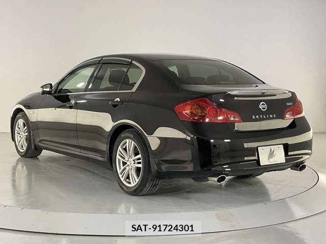 Nissan SKYLINE 2013-04 7457839-3
