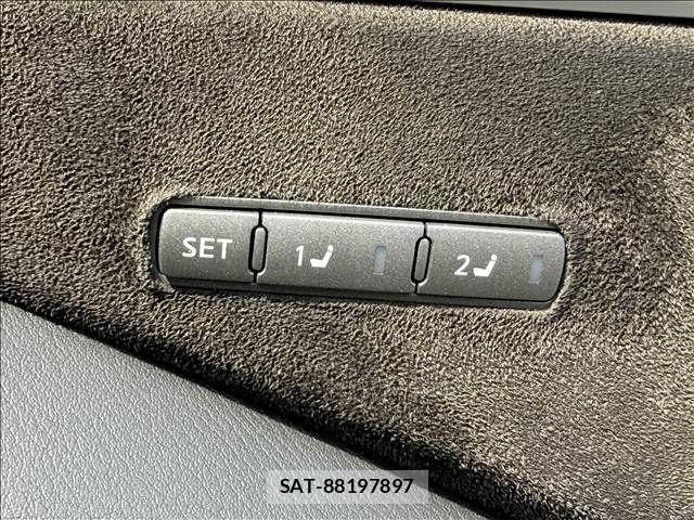 Nissan SKYLINE 2015-02 7789185-16