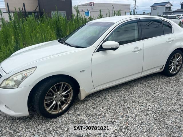 Nissan SKYLINE 2011-08 8101913-1