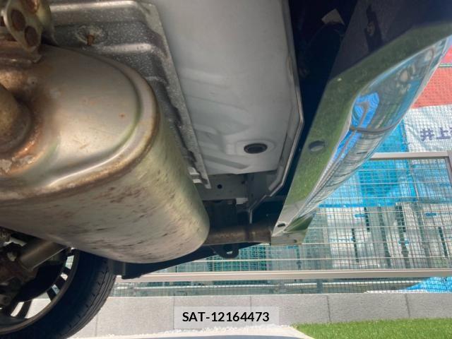 Nissan SKYLINE 2015-11 8132404-18