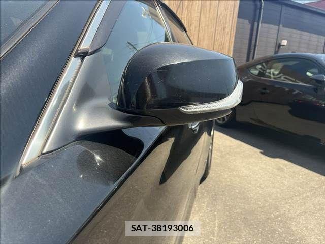 Nissan SKYLINE 2015-06 8210223-24