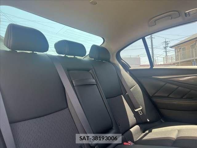 Nissan SKYLINE 2015-06 8210223-7