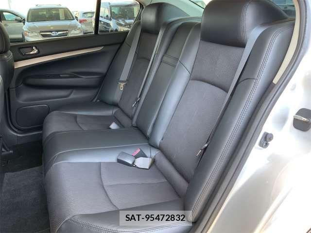 Nissan SKYLINE 2012-09 8210224-13