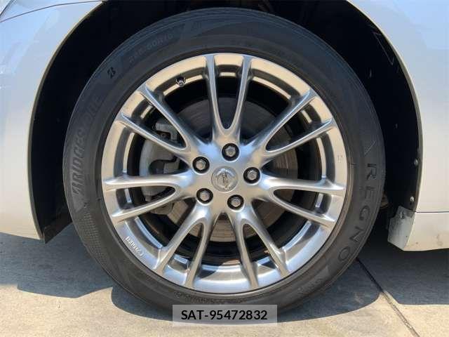 Nissan SKYLINE 2012-09 8210224-17