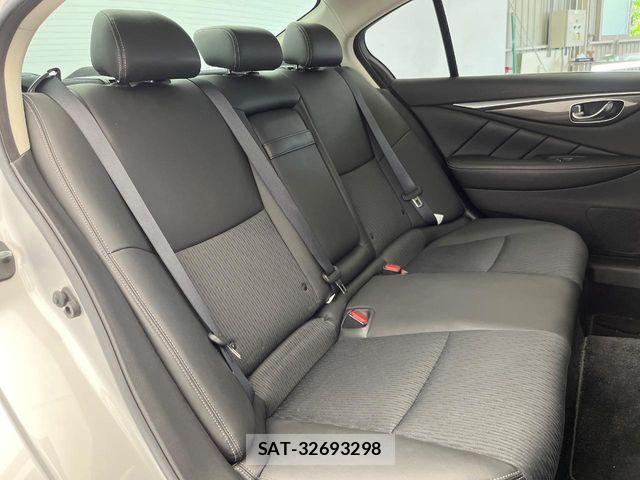 Nissan SKYLINE 2017-07 8231776-12