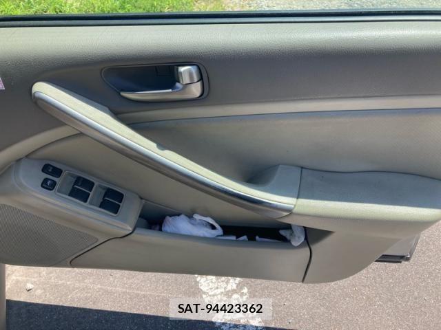Nissan SKYLINE 2003-07 8231780-9