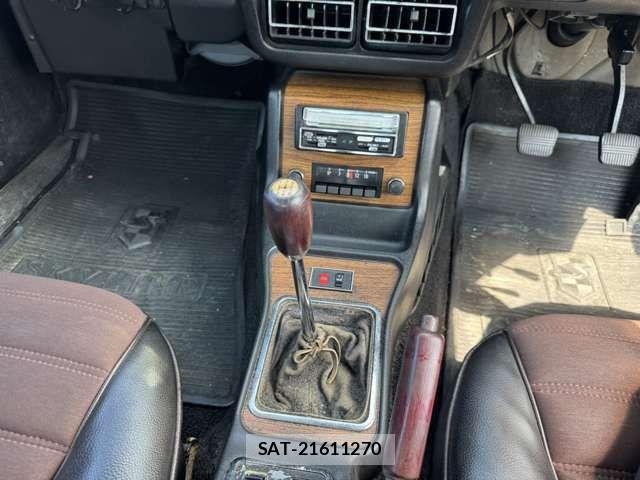 Nissan SKYLINE 1973-11 8368727-9