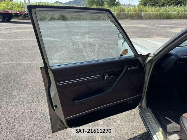 Nissan SKYLINE 1973-11 8368727-15