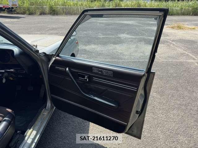 Nissan SKYLINE 1973-11 8368727-17