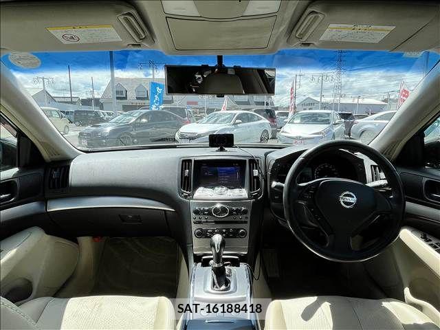 Nissan SKYLINE 2013-11 8414988-12