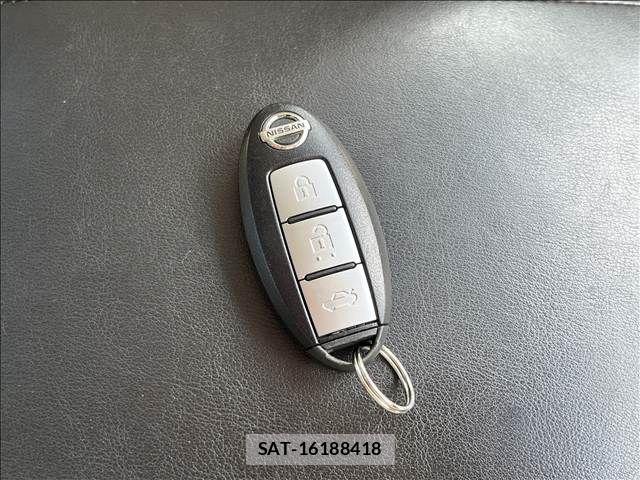 Nissan SKYLINE 2013-11 8414988-21