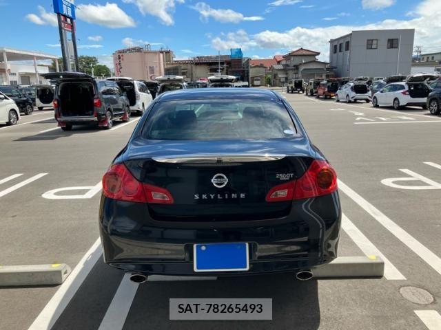 Nissan SKYLINE 2011-10 8414992-3