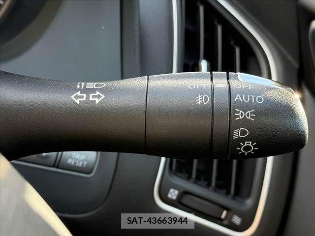 Nissan SKYLINE 2014-09 8527388-28