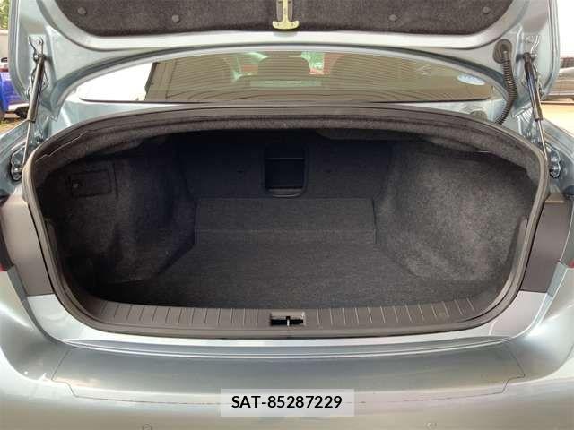 Nissan SKYLINE 2018-10 8686568-15