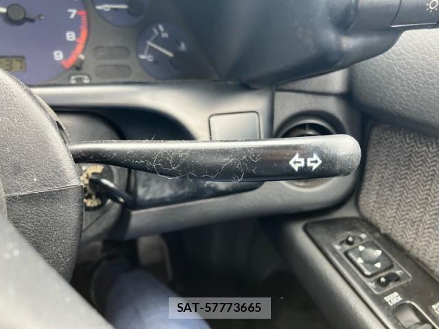 Nissan SKYLINE 1989-09 8831618-9