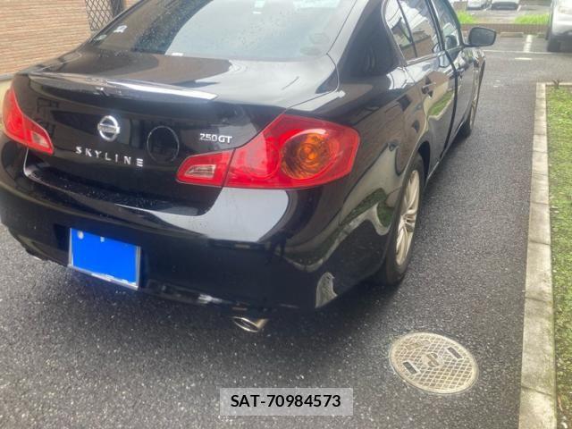 Nissan SKYLINE 2012-02 8831630-3