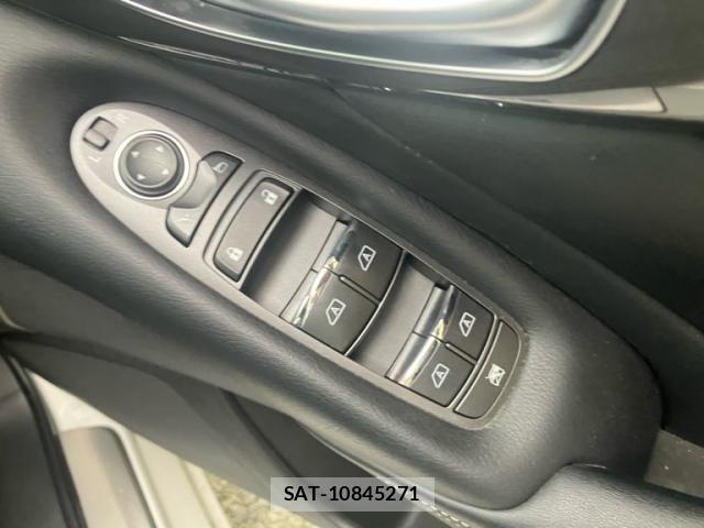 Nissan SKYLINE 2014-09 8882194-21