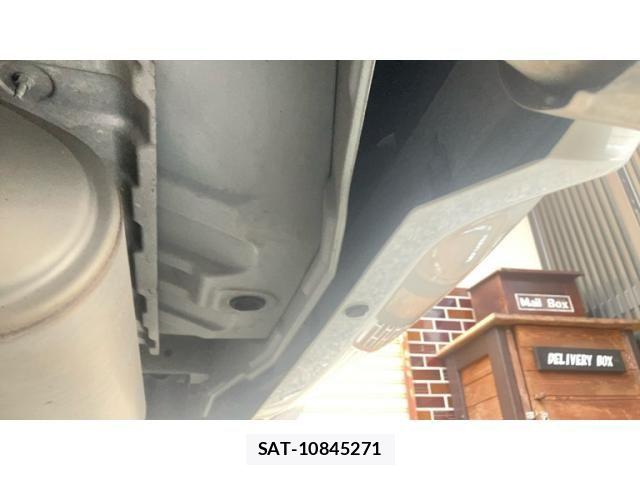 Nissan SKYLINE 2014-09 8882194-29