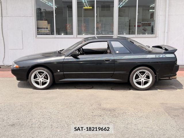 Nissan SKYLINE COUPE 1990-09 7789188-4