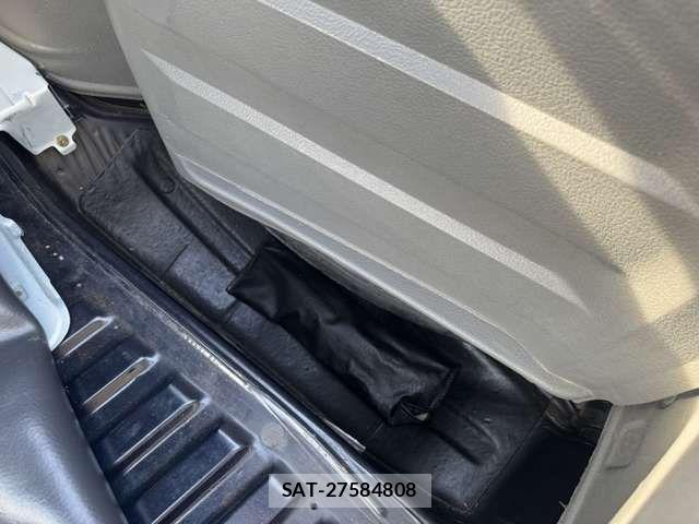 Nissan SKYLINE COUPE 1987-09 8368729-9