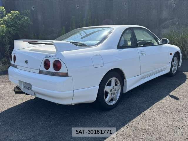 Nissan SKYLINE COUPE 1997-10 8745889-1