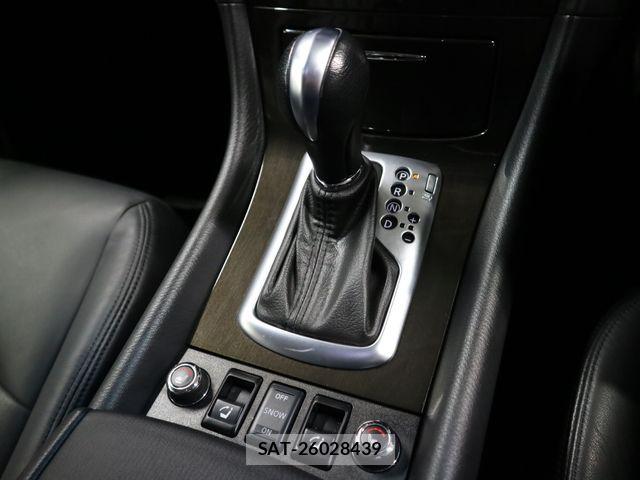Nissan SKYLINE CROSSOVER 2010-08 6817303-19