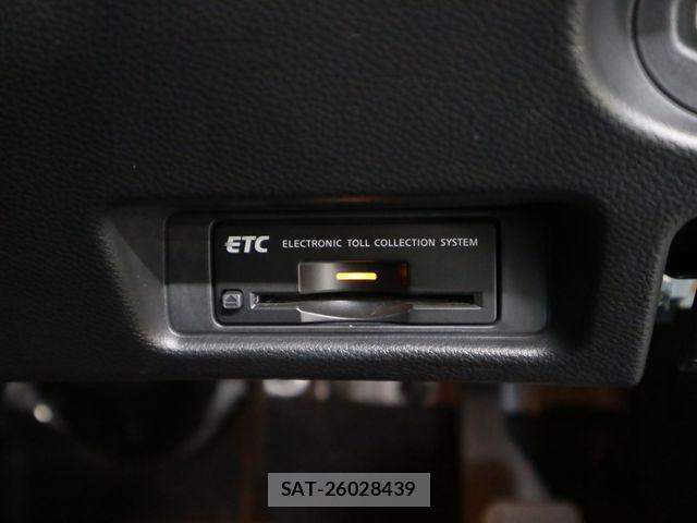 Nissan SKYLINE CROSSOVER 2010-08 6817303-23