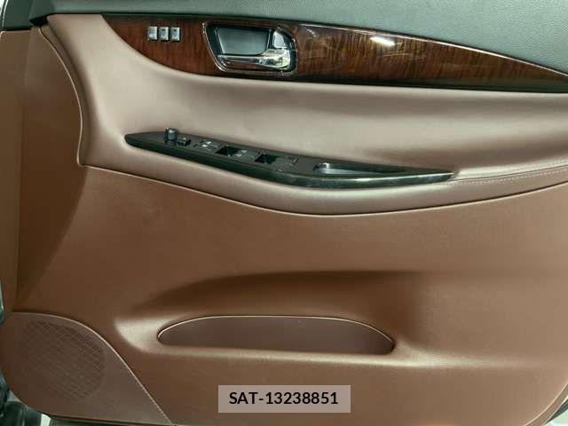 Nissan SKYLINE CROSSOVER 2013-05 8686572-14