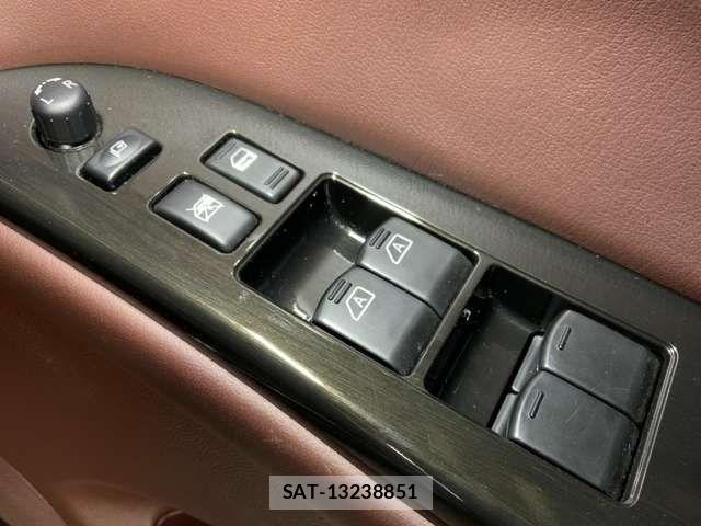 Nissan SKYLINE CROSSOVER 2013-05 8686572-15