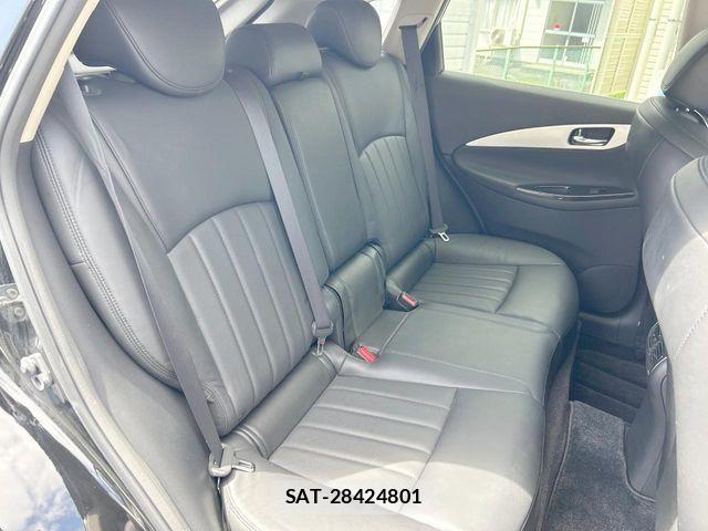 Nissan SKYLINE CROSSOVER 2012-02 8368730-11