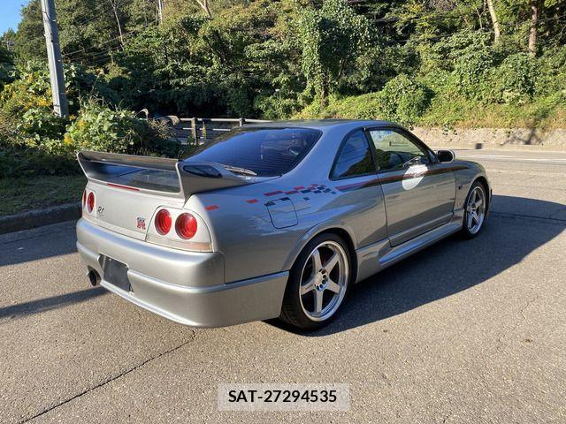 Nissan SKYLINE GT-R 1996-02 1381811-5