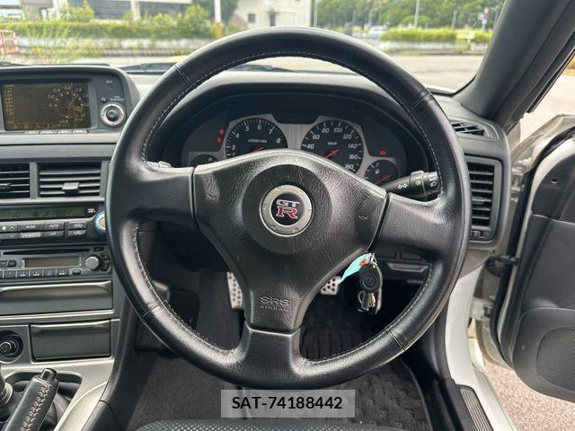 Nissan SKYLINE GT-R 2001-06 8210229-9