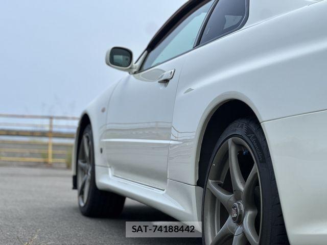 Nissan SKYLINE GT-R 2001-06 8210229-27