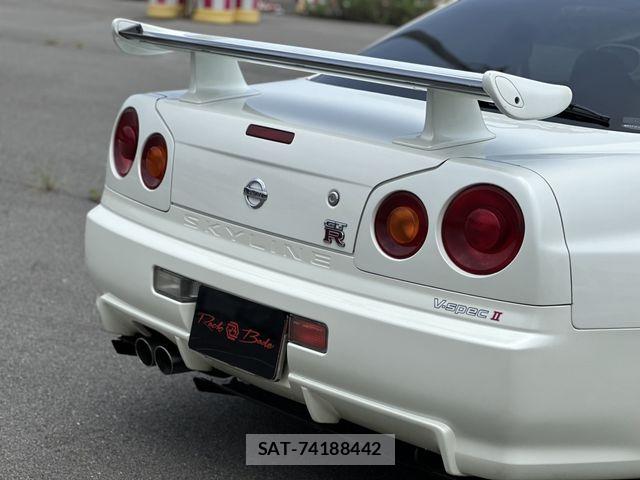 Nissan SKYLINE GT-R 2001-06 8210229-28