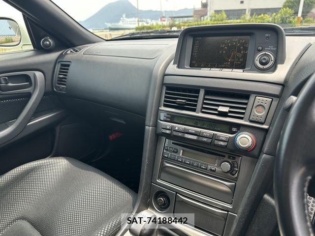 Nissan SKYLINE GT-R 2001-06 8210229-8
