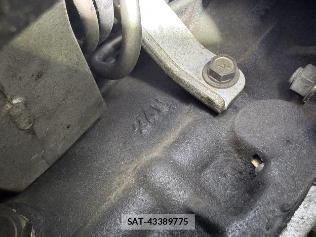 Nissan SKYLINE GT-R 1993-07 8210230-12
