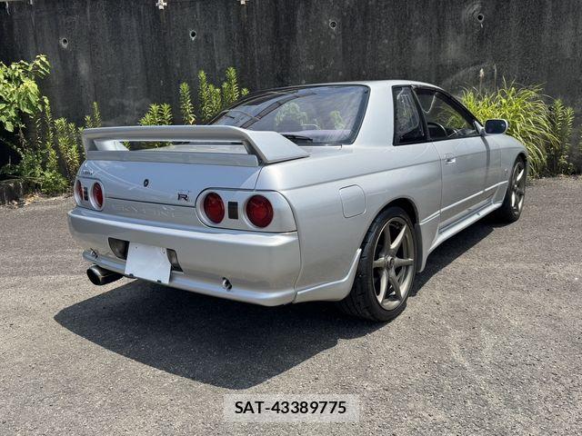 Nissan SKYLINE GT-R 1993-07 8210230-1