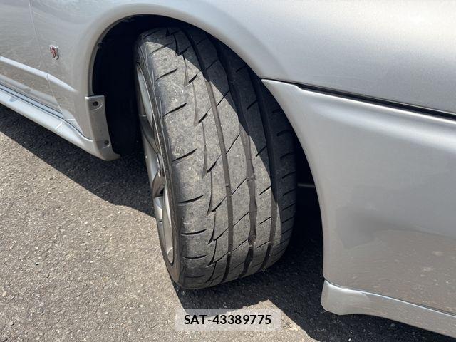 Nissan SKYLINE GT-R 1993-07 8210230-28