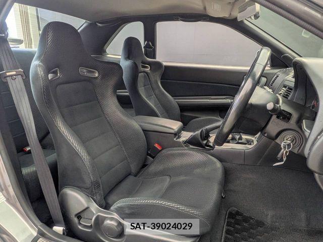 Nissan SKYLINE GT-R 2001-03 8337901-19