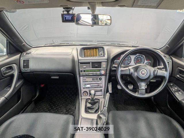 Nissan SKYLINE GT-R 2001-03 8337901-2