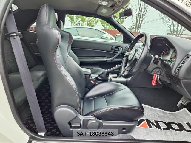 Nissan SKYLINE GT-R 2002-08 8372198-9